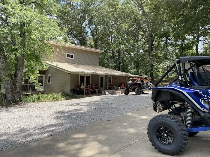 Whoop & Holler at Pig Trail Lodging Picture 1