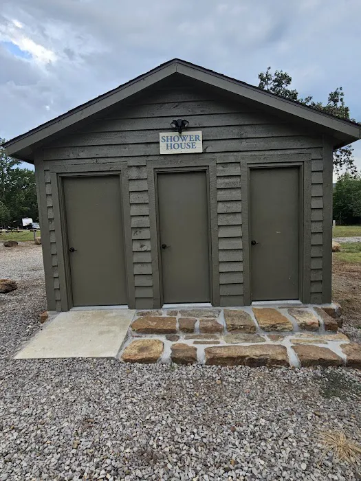 Round the Bend RV Campground Picture 5