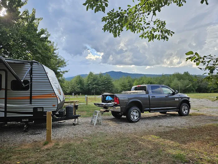 Round the Bend RV Campground Picture 1