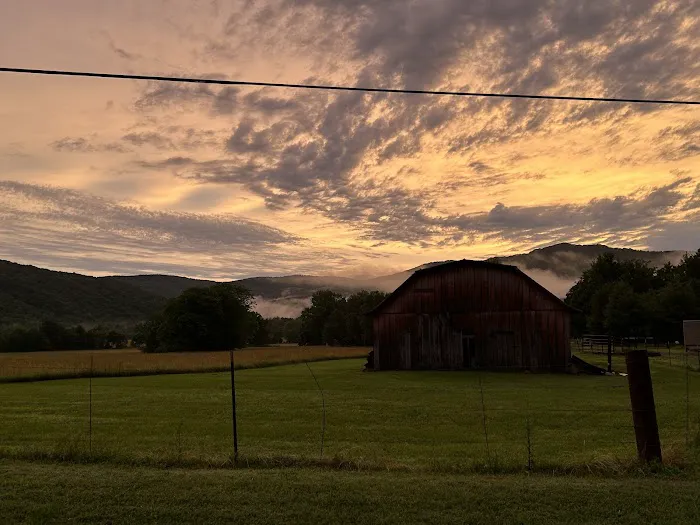 Round the Bend RV Campground Picture 8