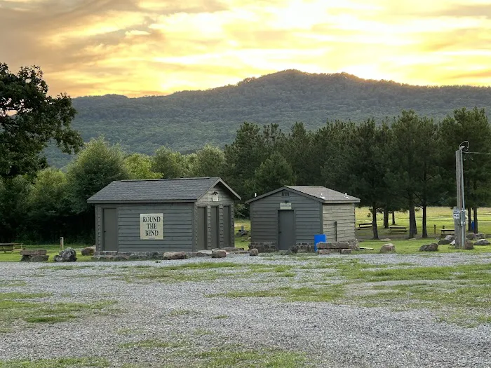 Round the Bend Cabin Picture 3