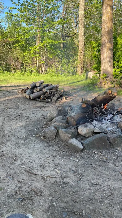 Camping at spider lake Picture 3