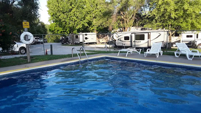 Kansas City East / Oak Grove KOA Holiday Picture 2