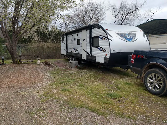 Marilyn's RV Park & Old Country Store Picture 3