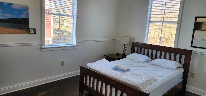 Fontainebleau Cabins Picture 1