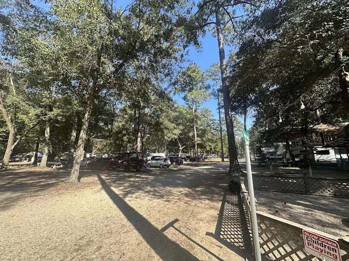 Land-O-Pines Family Campground Inc. Picture 7