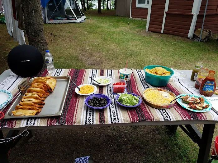 Pleasant Pines Resort and Campground Picture 4