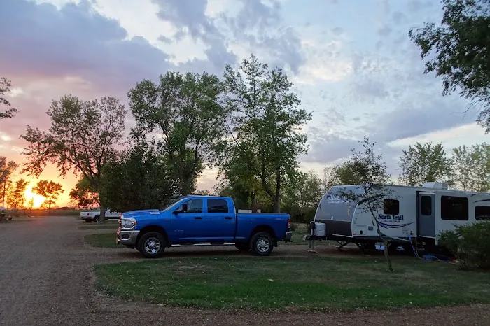 Dakota Sunsets Campground Picture 4