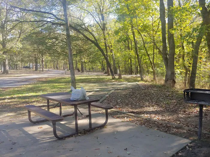 Devils Den Campground E Picture 4