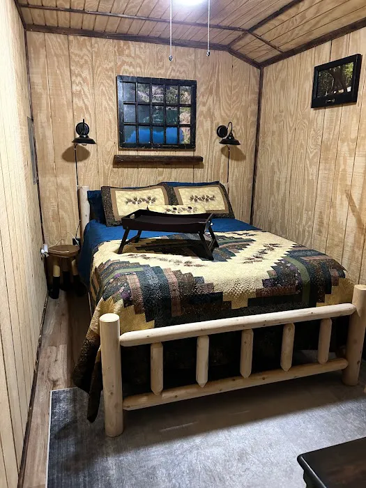 Mena, AR - Hidden Oaks Cabins Picture 1