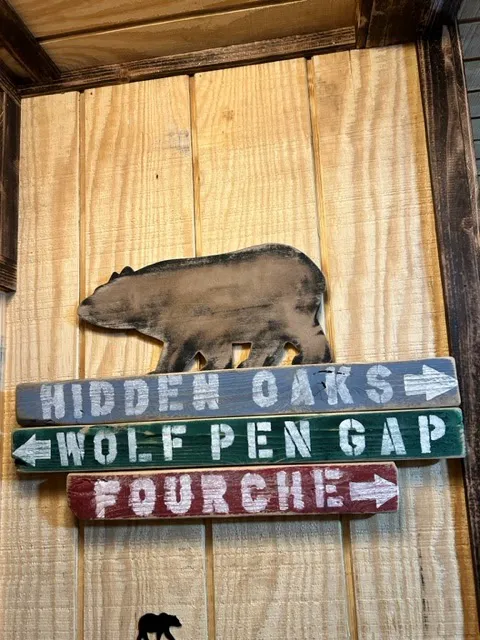 Mena, AR - Hidden Oaks Cabins Picture 2