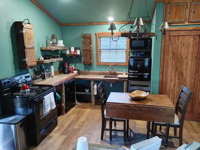 WyKnot Cabin Picture 3