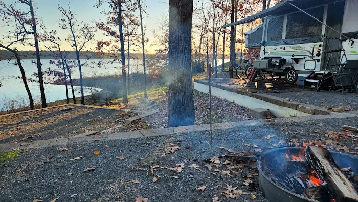 DeRoche Ridge Campground at Degray Lake State Park Picture 1