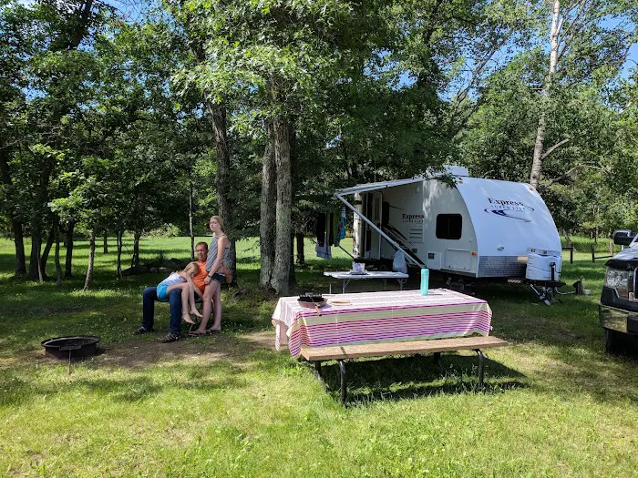 Vagabond Village Campground Picture 4