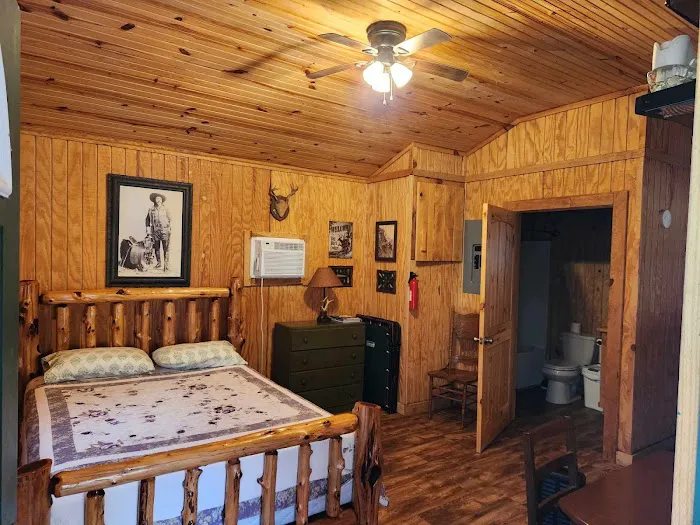 Screaming Eagle Cabins Picture 2