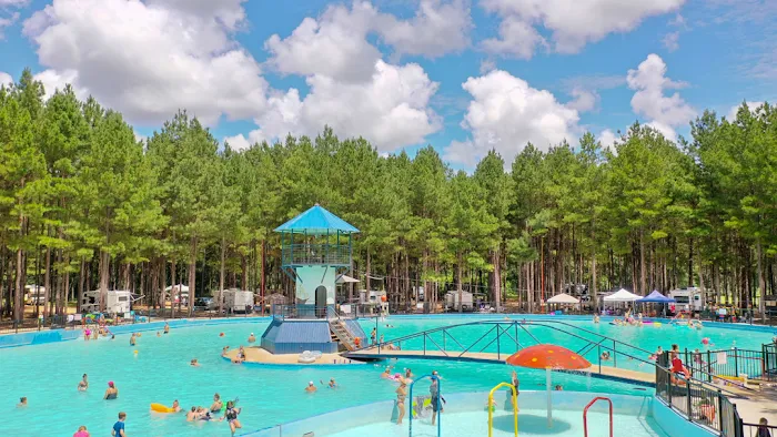 Paradise Ranch RV Resort Picture 3