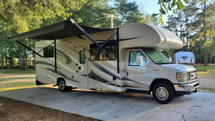 Magnolia RV Park and Family Campground Picture 6