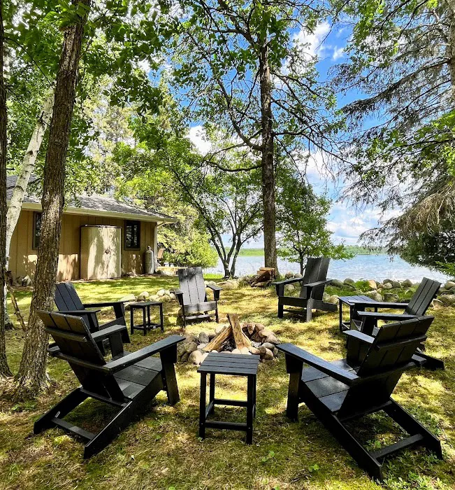 Honeybee Lake House Picture 2