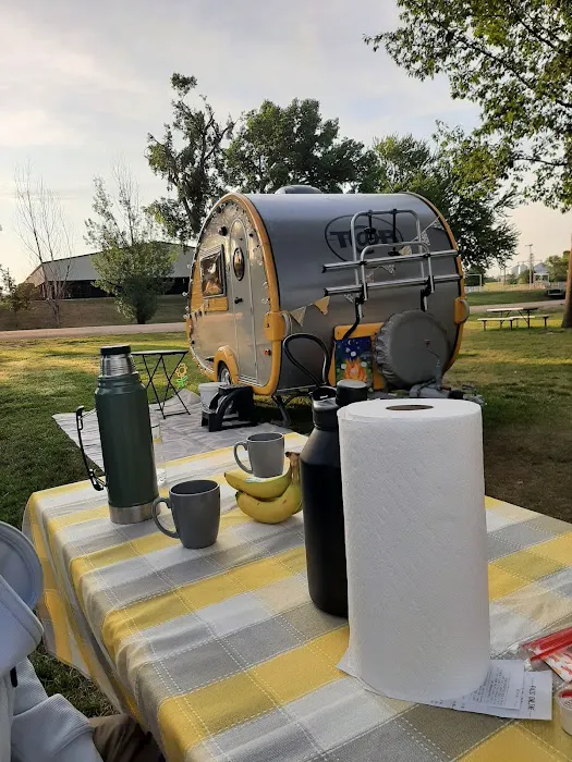 Riverside Park Campground Picture 8