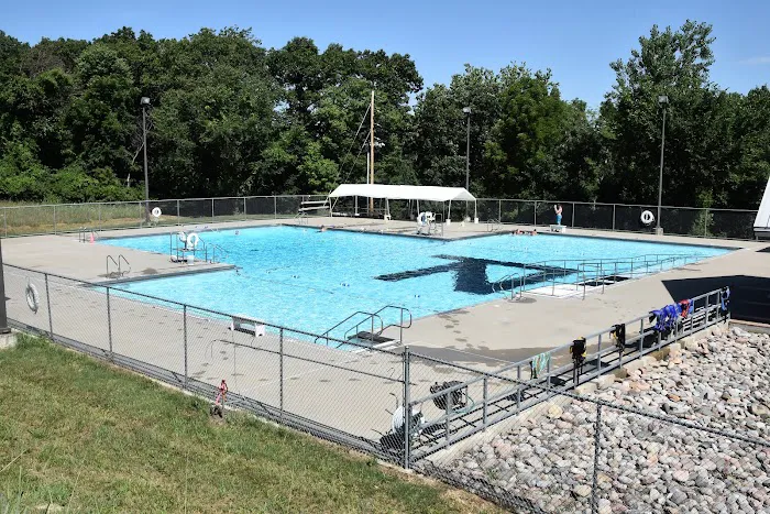 Central Camp Shower House and Pool Picture 2