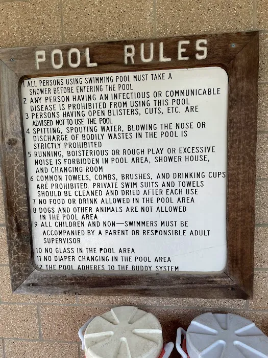 Central Camp Shower House and Pool Picture 3