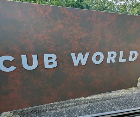 Cub World Dining Shelter