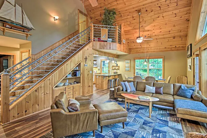 Lake Life Cabin on Fox Hollow Picture 2
