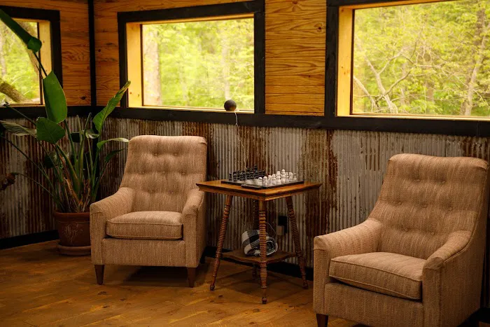 Indian Creek Cabins Picture 6