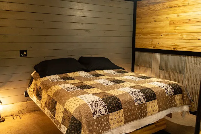 Indian Creek Cabins Picture 3