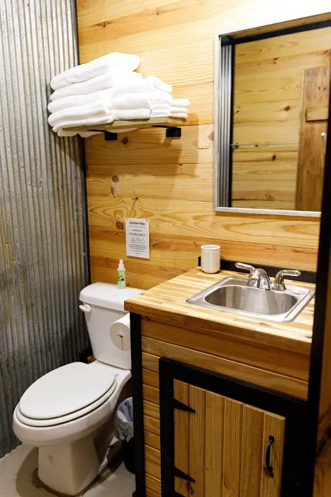 Indian Creek Cabins Picture 5