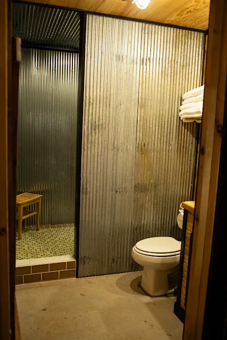 Indian Creek Cabins Picture 10