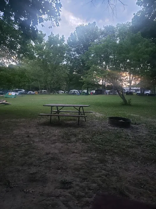 Eagles Nest Camp & Canoe Picture 1