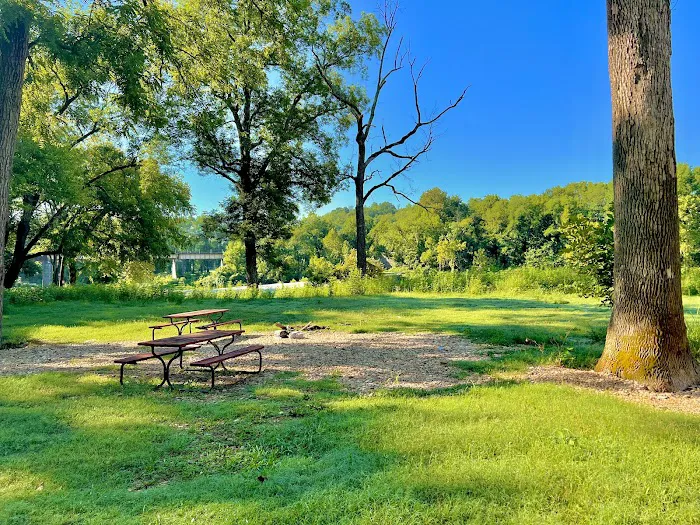 Elk River Campground (Trestle Park) Picture 5