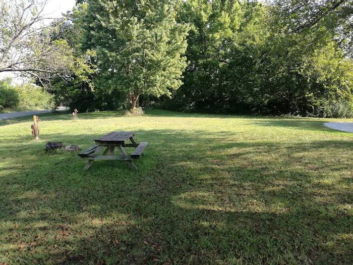 Topeka Hilltop Campground Picture 10
