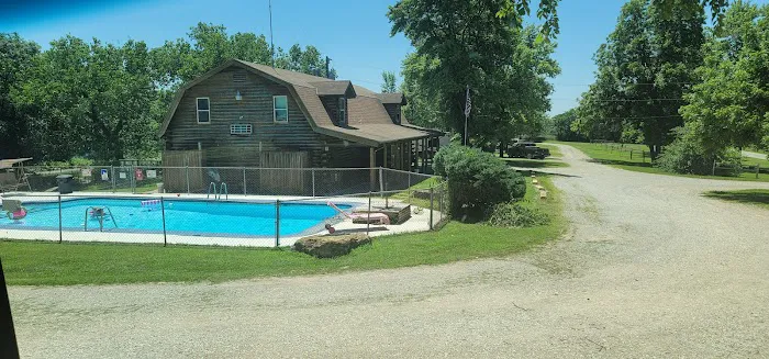 Topeka Hilltop Campground Picture 4