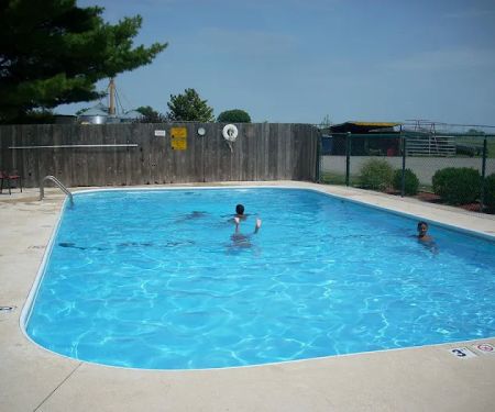 Kansas City West / Lawrence KOA Holiday