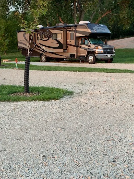 Big Red Resort Picture 9