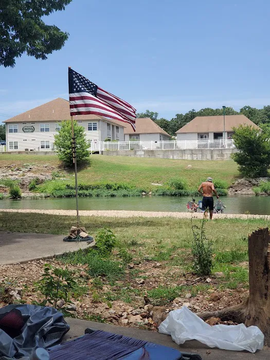 Zan's Creekside Campground Picture 1