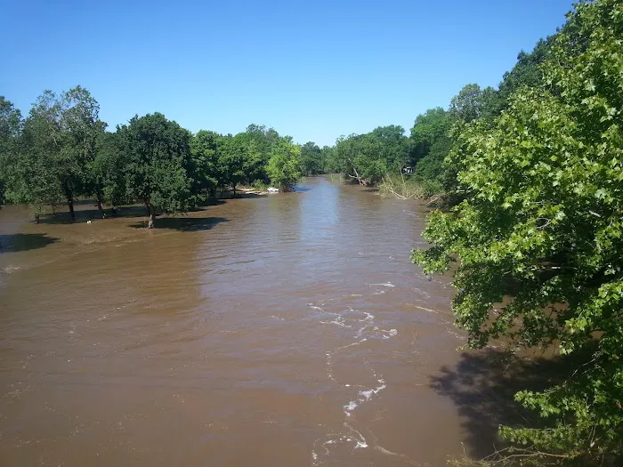 Zan's Creekside Campground Picture 3