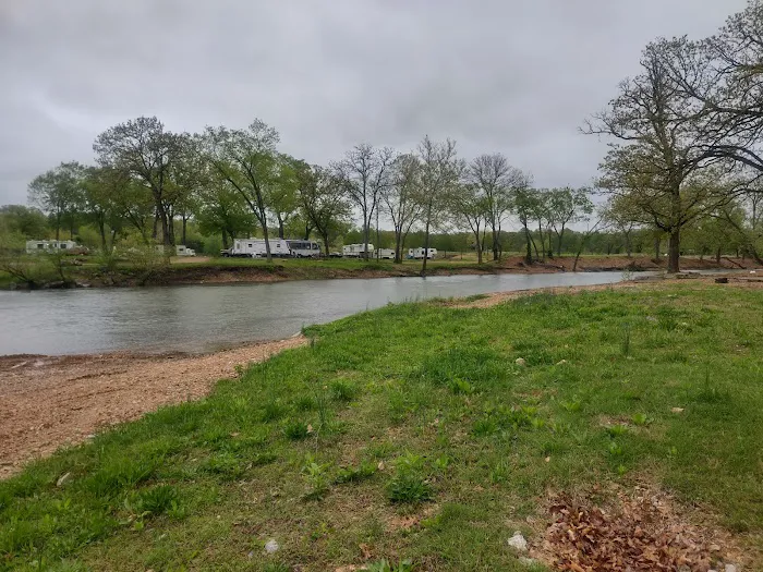 Zan's Creekside Campground Picture 4