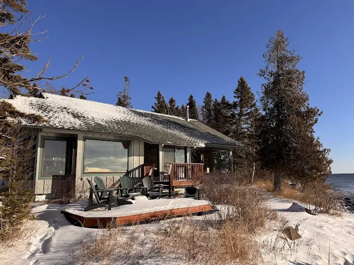 Cedar Allee Picture 7