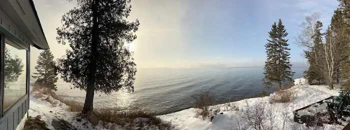 Cedar Allee Picture 9