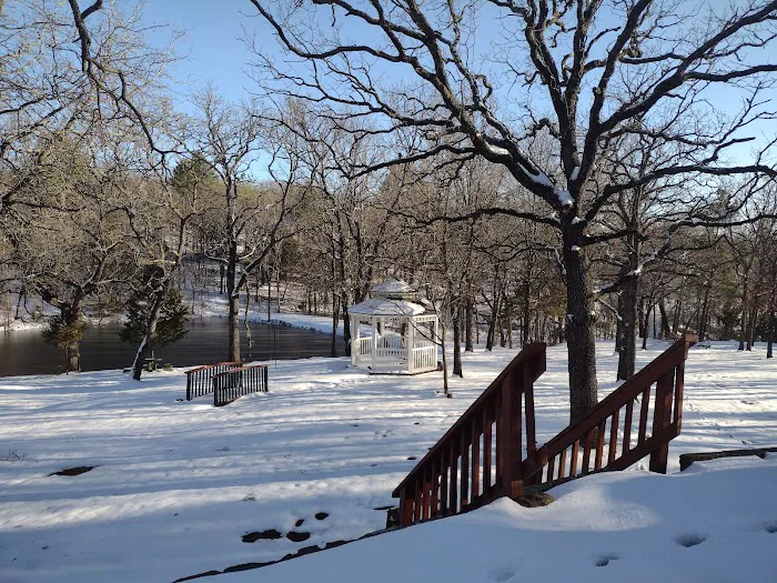 Savannah's ,woods and Water ,Outside Wedding Venue as well, Jacuzzi Cabins, Catoosa ok. area. Picture 6