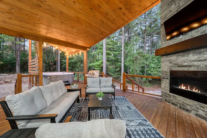 Two Knights Luxury Cabin Picture 3