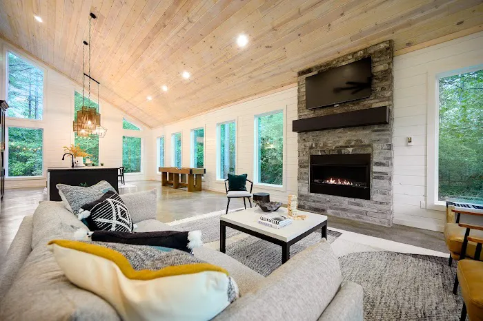 Two Knights Luxury Cabin Picture 4