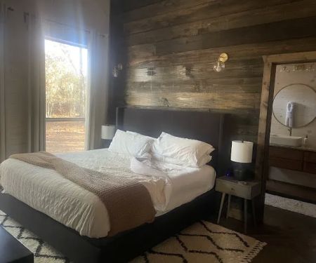 Into The Woods Cabin