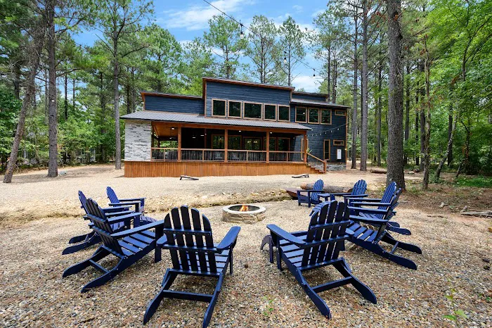 Crooked Elbow Cabin Picture 6