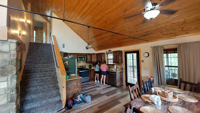 Glover Bluff Cabin Picture 4