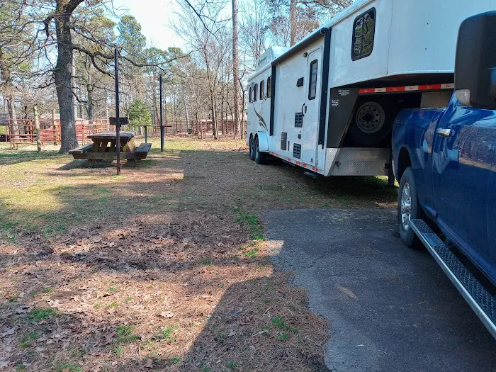 Cedar Lake Equestrian Campground Picture 9