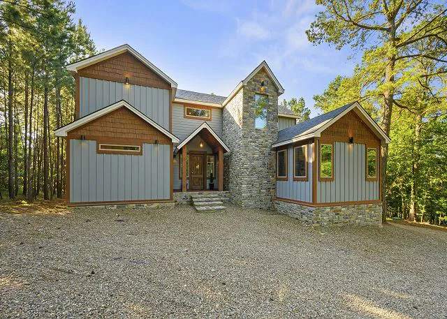 Copper Leaf Lodge Picture 1